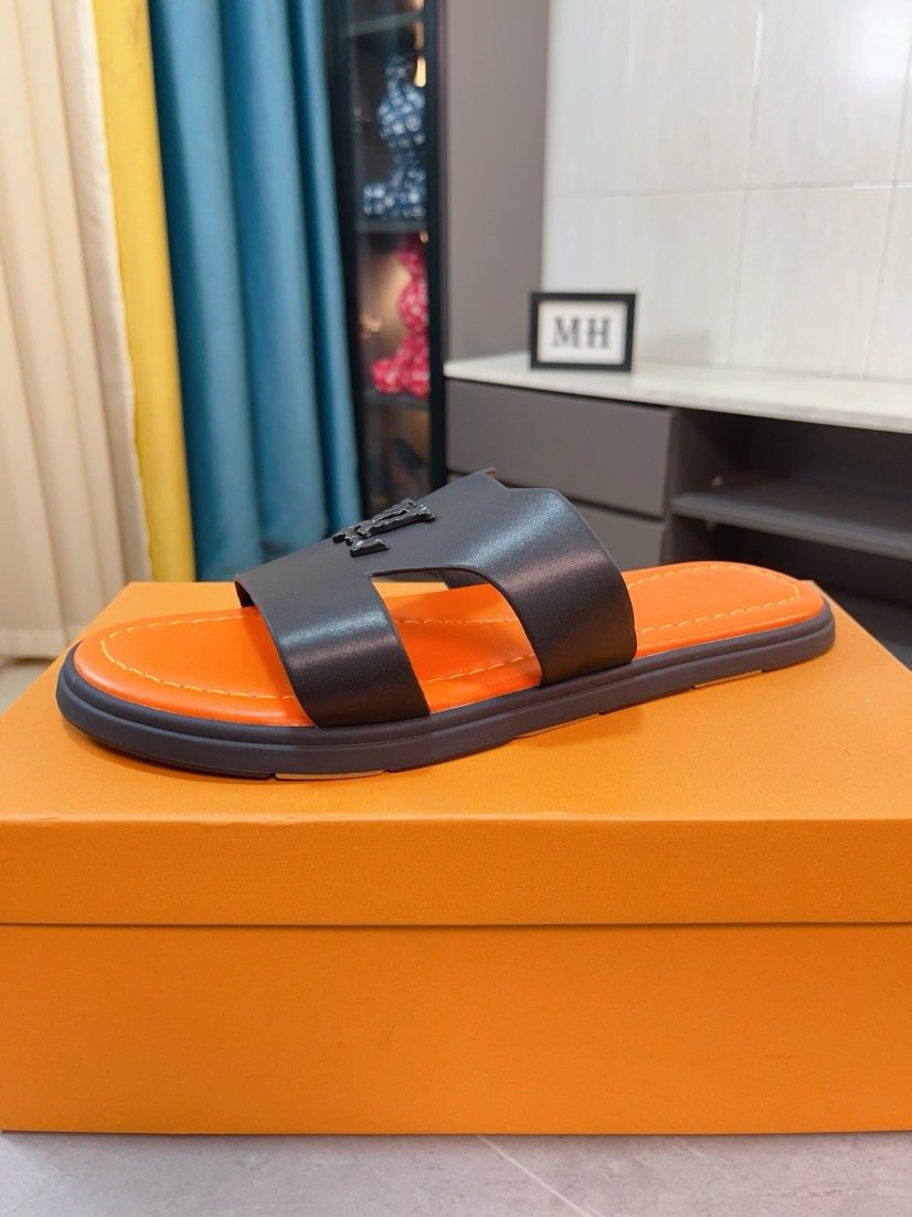 Louis Vuitton Men's Logo-Pattern Slide Sandals